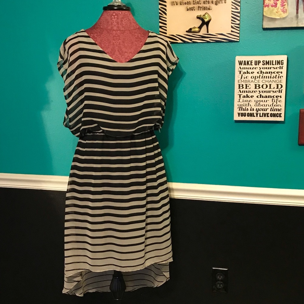 NWT - Black & Cream Hi-Low Dress